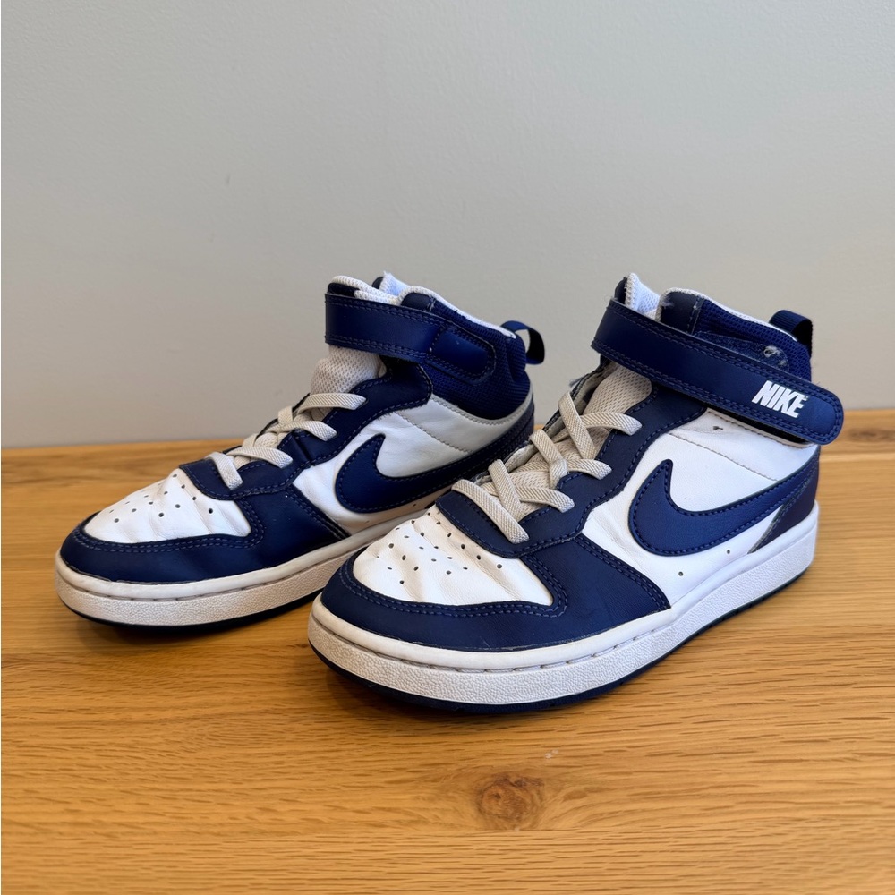 Nike Court Borough Mid 2